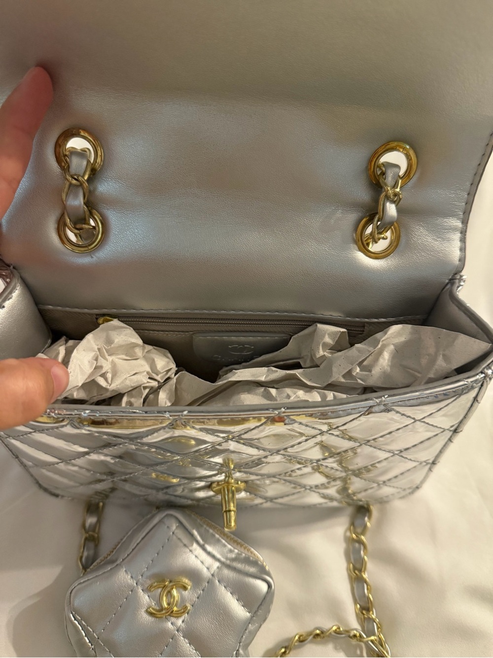 Silver Quilted Chain Shoulder Bag with Star Pouch - Picture 3 of 6
